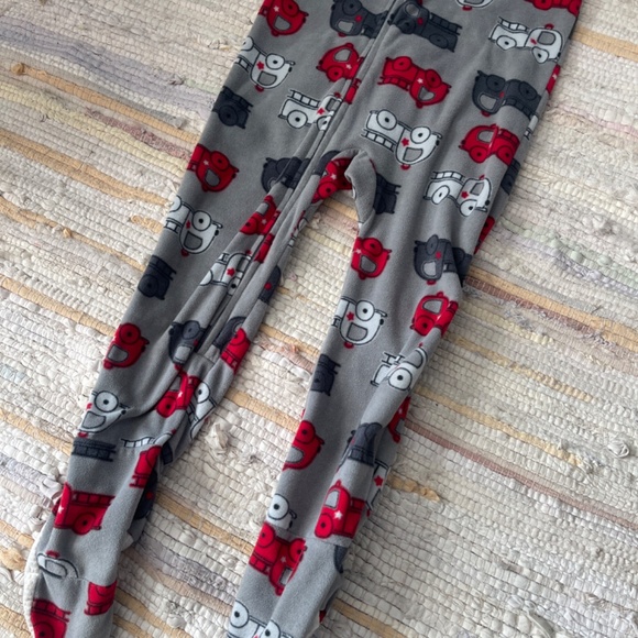 Toddler Boys Gerber Kids Fire Truck One Piece Footed Pajamas Size 5t - Picture 2 of 5